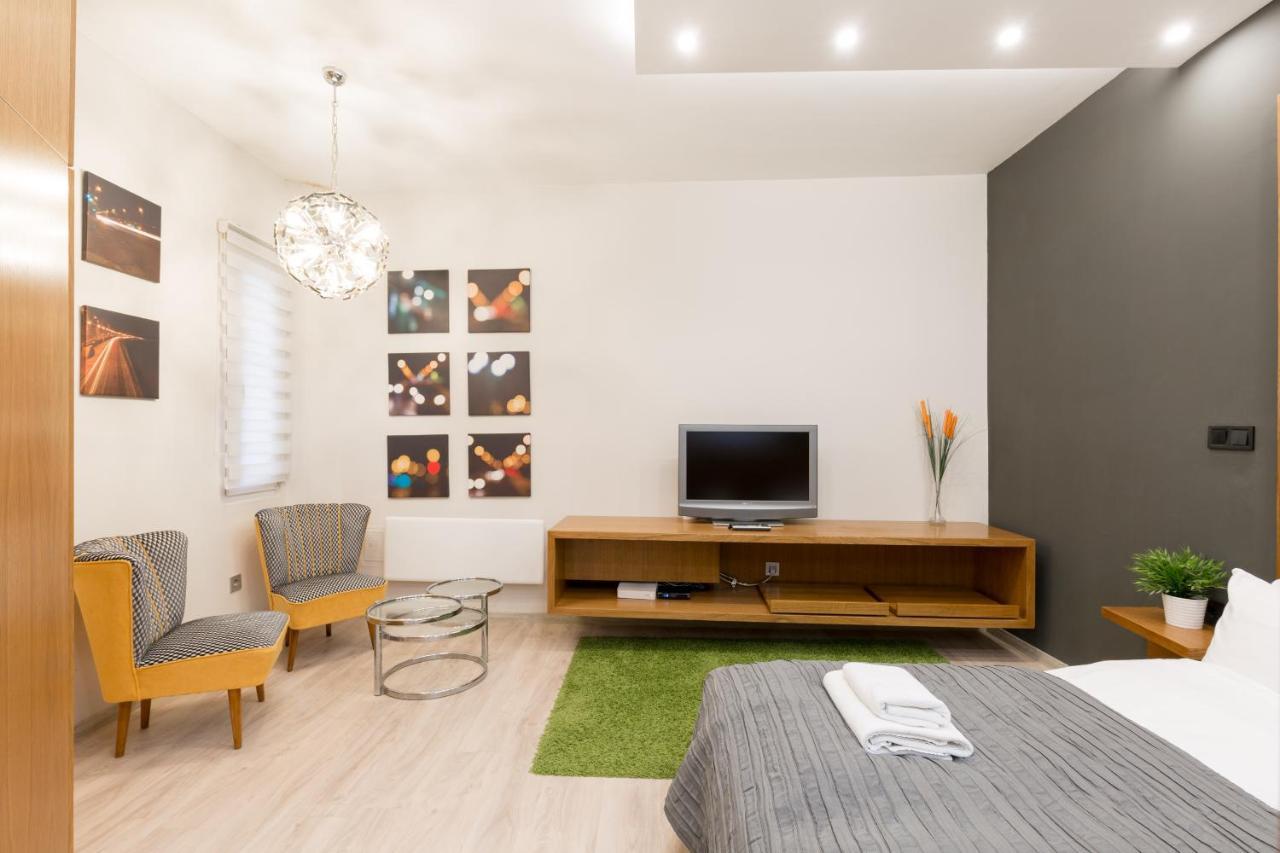 Retro Budapest Dream Suite Near The Danube Exterior photo